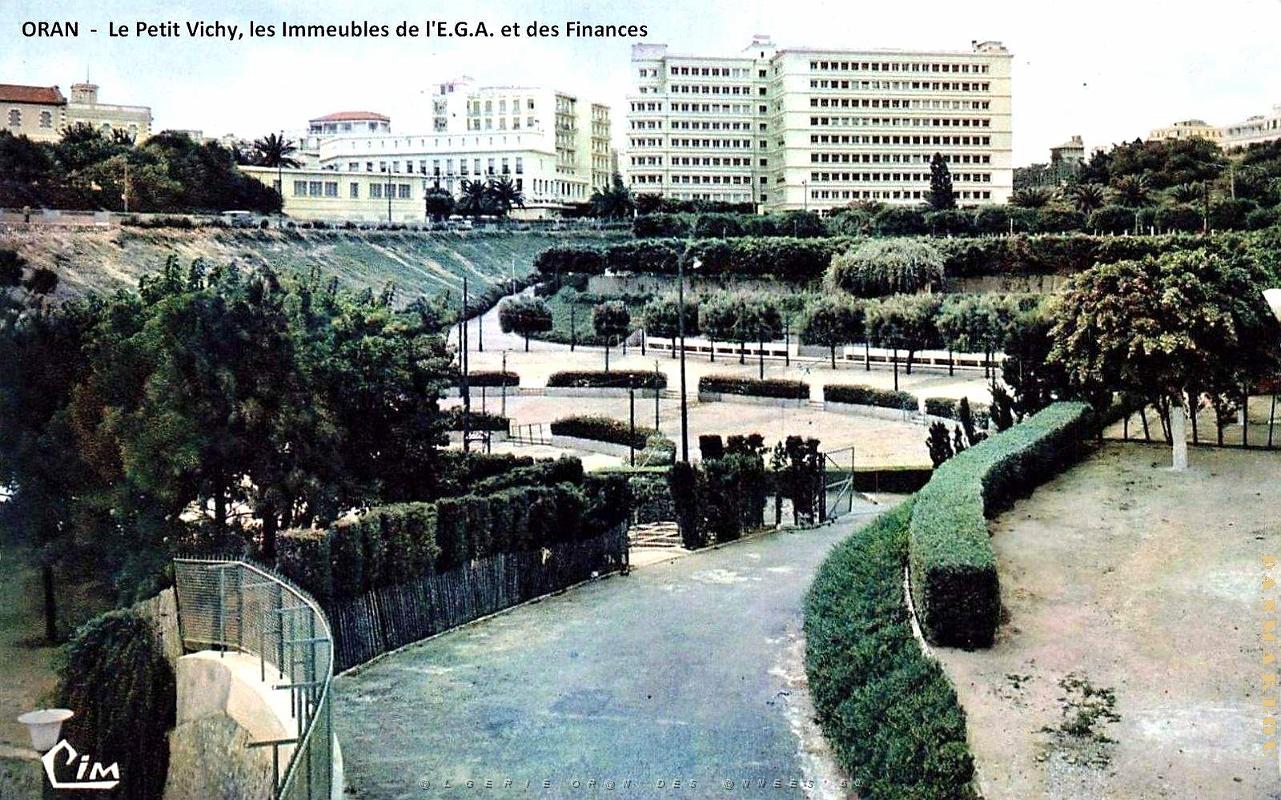 Oran - Petit-Vichy - Jardins et Immeubles EGA et Finances.jpg